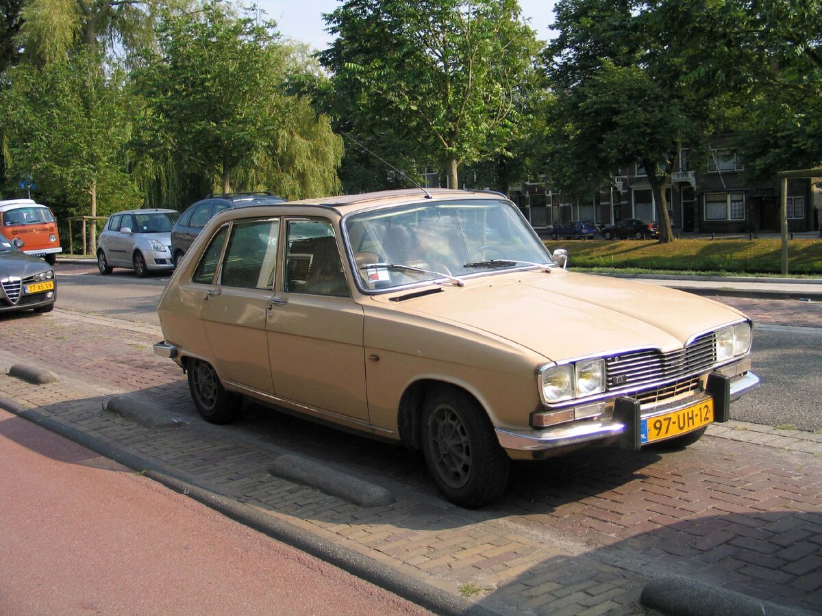 Это рено 16 из Лейдена. Фото 2012 года.