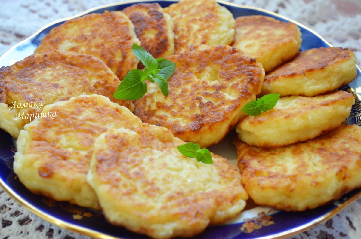 Надоела рисовая каша на гарнир? Приготовьте рисовые биточки. Это и быстро, и дешево. Их можно сделать и солеными, и сладкими. Будут довольны и взрослые, и дети. 