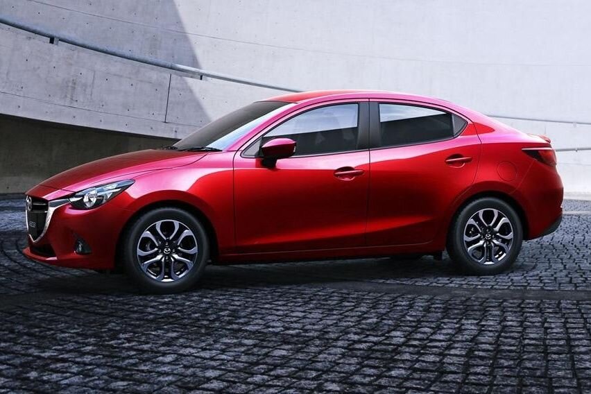 фото:   Mazda 2  2015