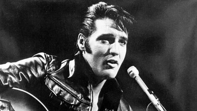 Элвис Пресли на сцене