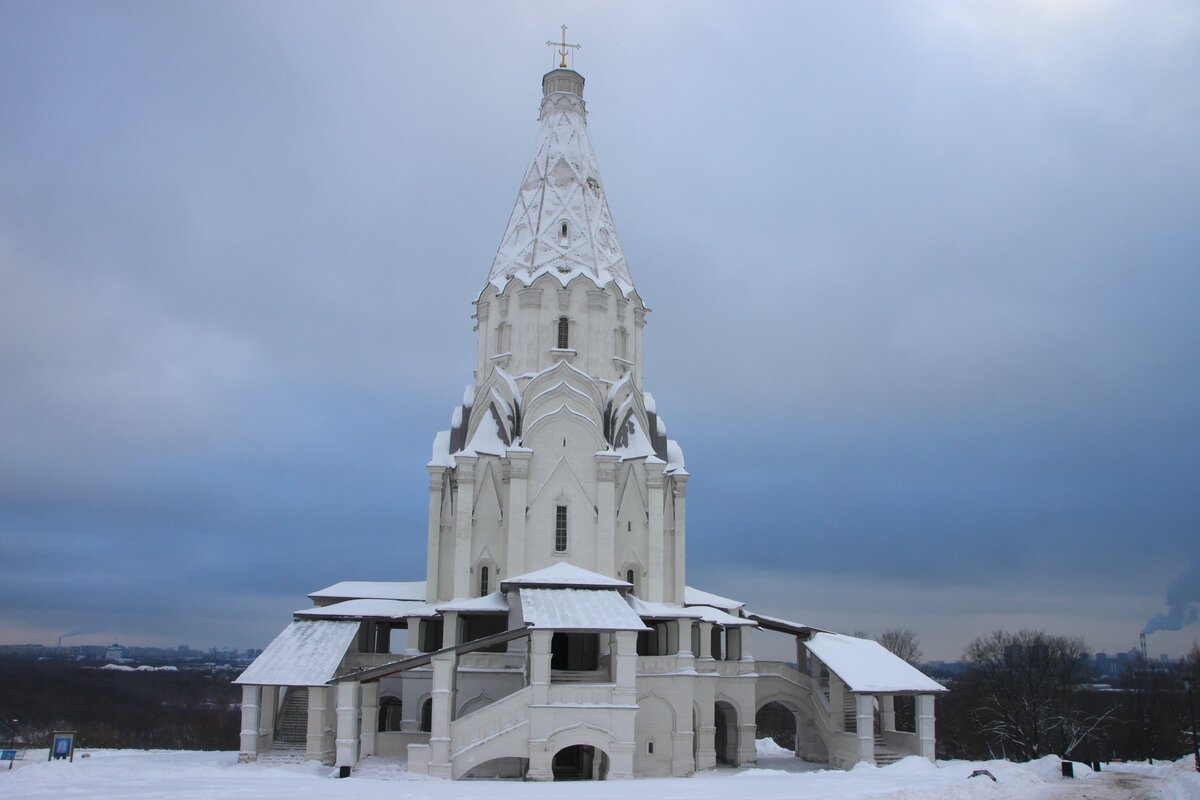 Храм Вознесение в тумане Екатеринбург