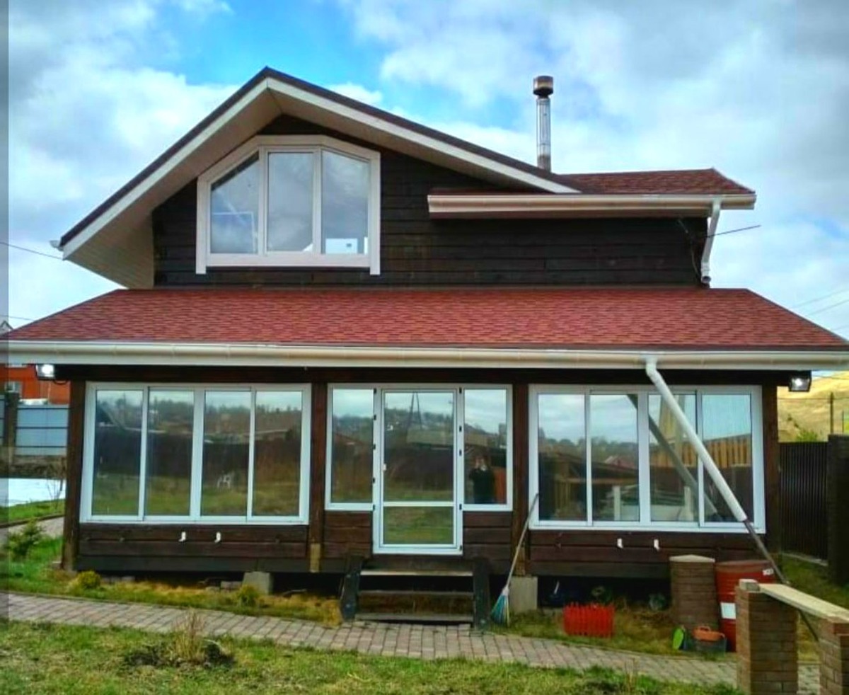 Солнцезащитная зеркальная плёнка защищает от солнца и создаёт приватность в доме