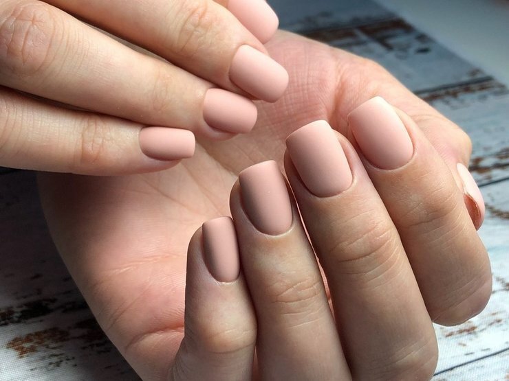 https://mysekret.ru/wp-content/uploads/2018/10/sekrety-idealnogo-bezhevogo-matovogo-manikyura-11-740x555.jpg