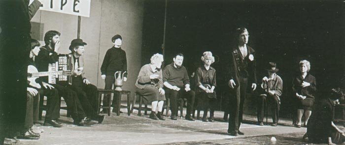 1978 год. февраль.   Берлин, Спектакль «Добрый человек из Сезуана» на сцене Брехтовского фестиваля. Автор фото Катарина Беккер