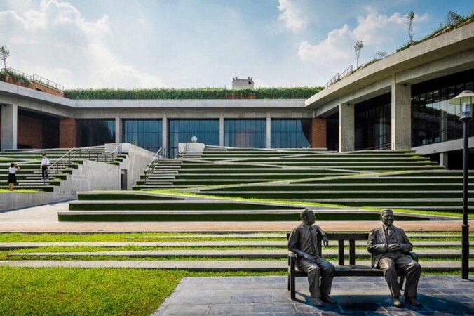 Университет Таммасат (TURF) в Бангкоке