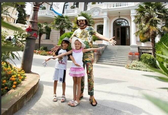 Филипп Киркоров с детьми в Майами. Фото из интернета