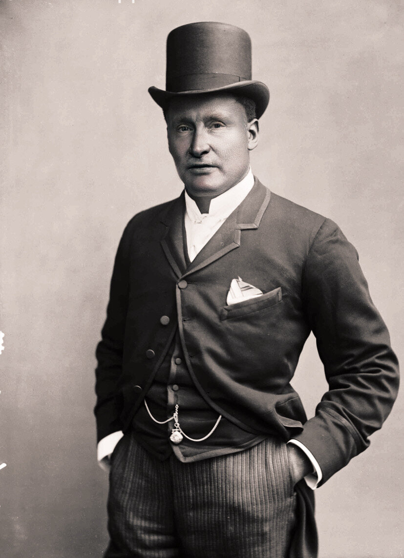 Какой то интеллигент.  