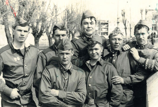 Песня про стройбат. Военно-строительный отряд. Солдат 90-х. Солдаты 70х. Советские солдаты 70-х.