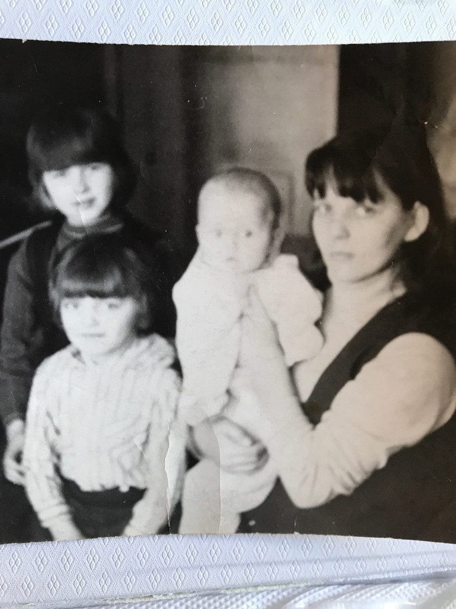 Анька переживала, что ребёнок может родиться умственно отсталым, но бог миловал