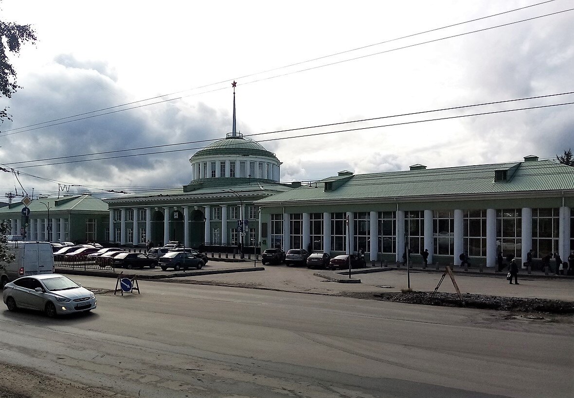 Когда я приезжаю в Мурманск, всегда задаю себе один и тот же вопрос: «Как?»  | колея Сатурна | Дзен