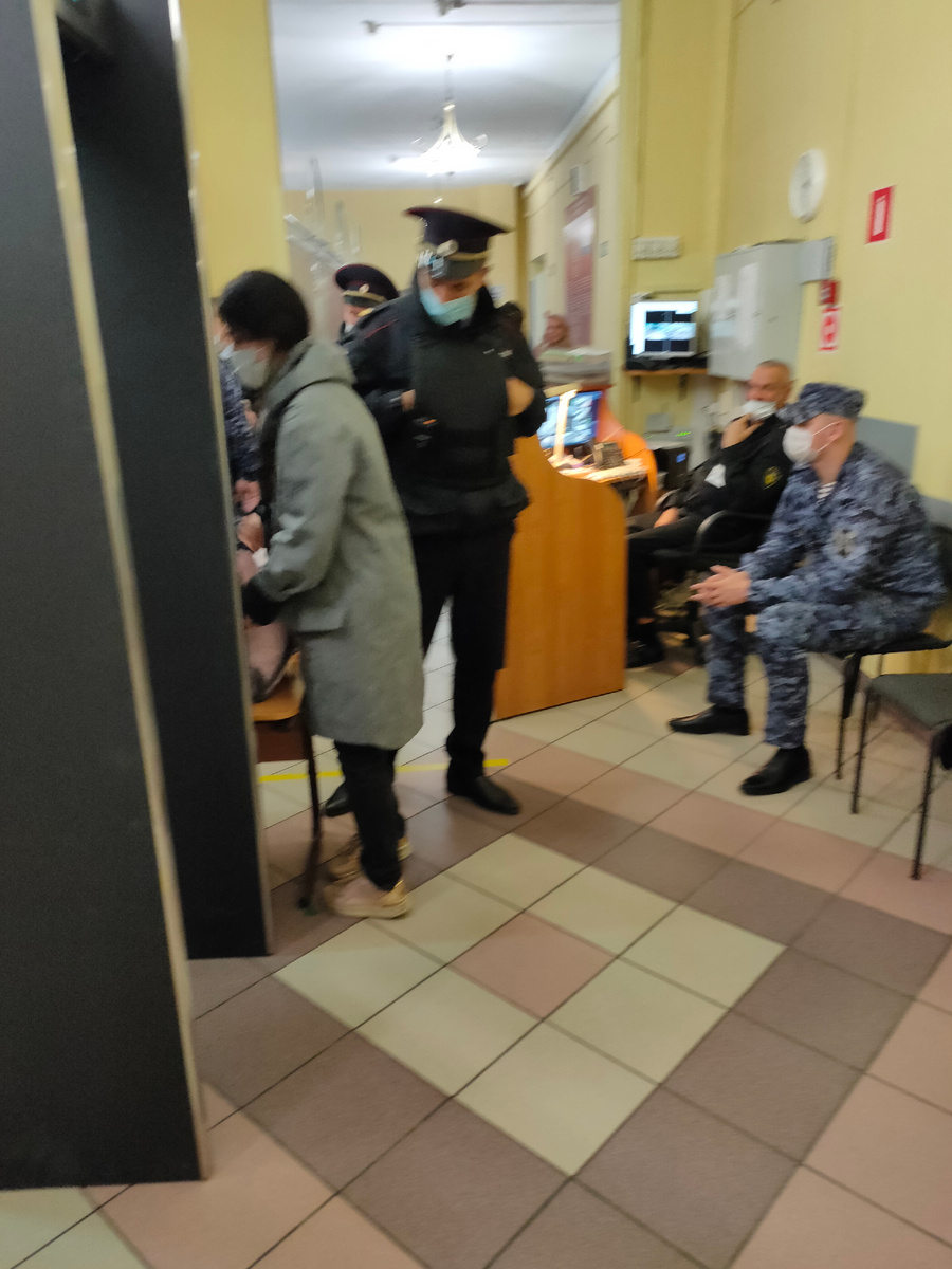 На входе в школу 1520. Фото автора