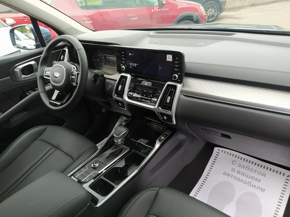 Фото KIA SORENTO 2021 в автосалоне Независимость 