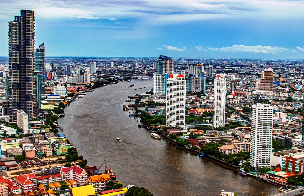 Столица бангкок государство. Бангкок Азия. Чаопрайя Бангкок. Река Чао Прайя. Река Чао Прайя Бангкок Паттайя.