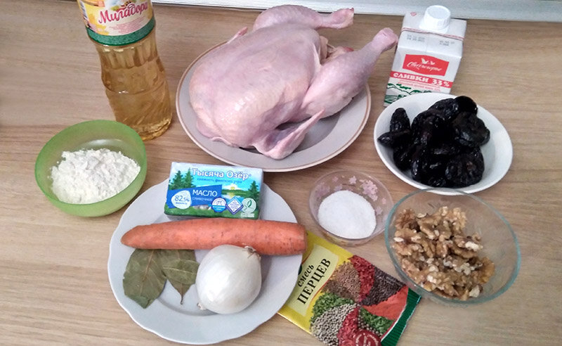 Необходимые ингредиенты для тушения курицы.