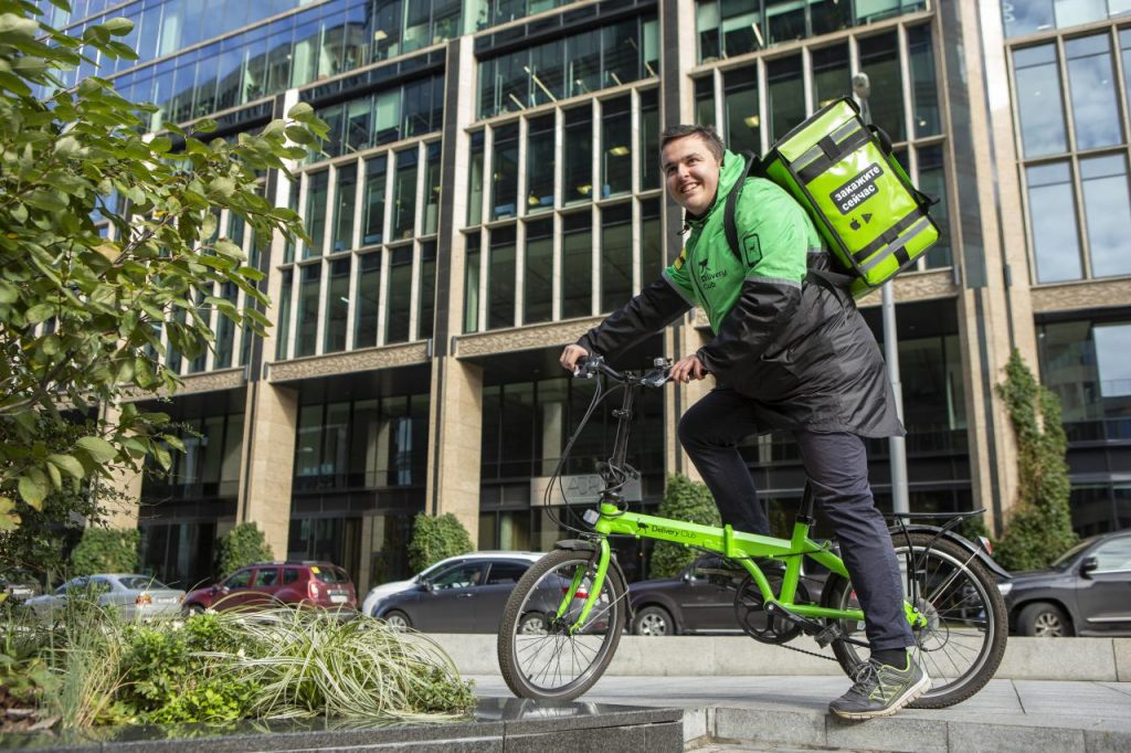 Сколько зарабатывает курьер Delivery club