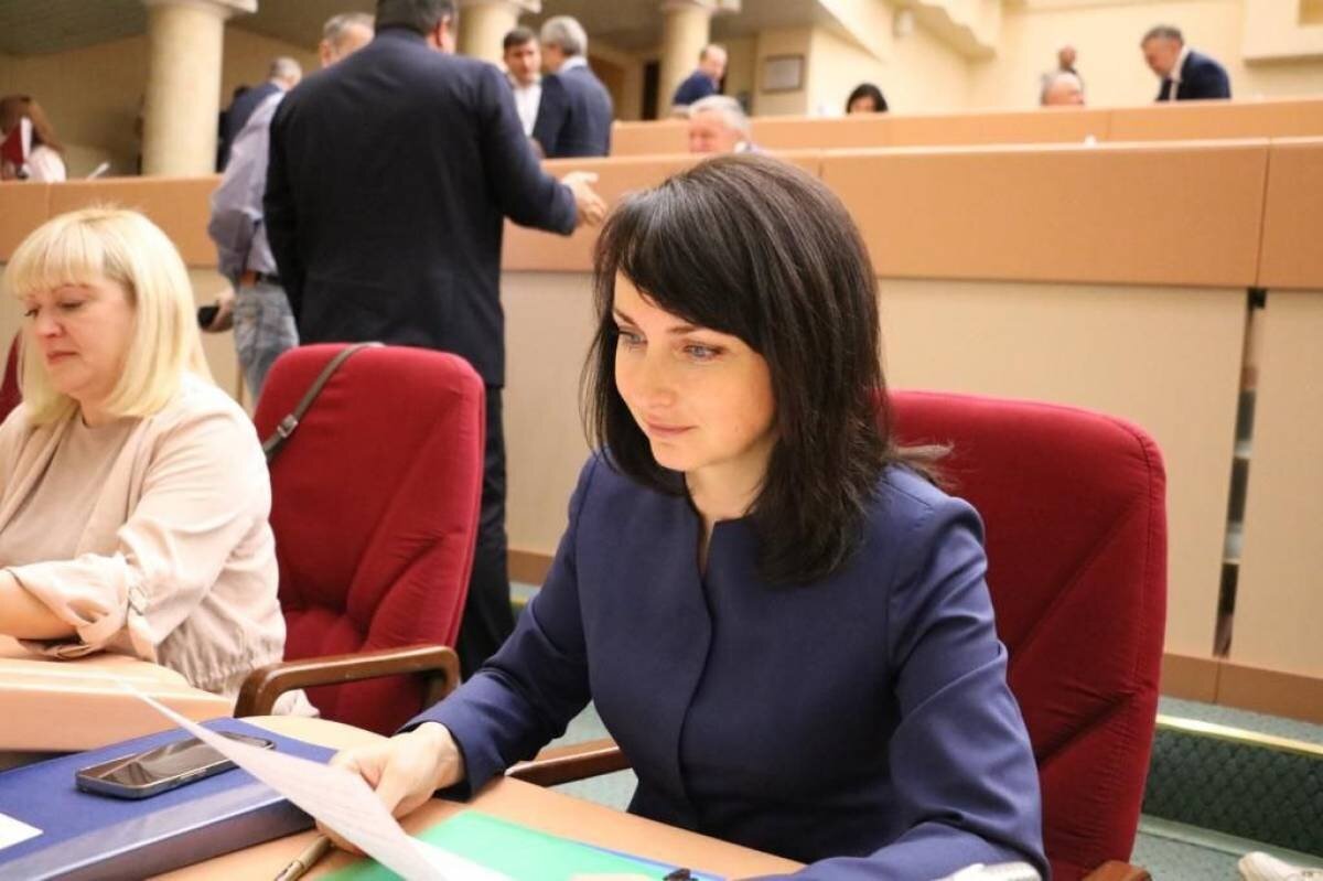    Ерохина опережает Панкова на праймериз «Единой России»Новости Саратова и области – Сетевое издание «Репортер64»