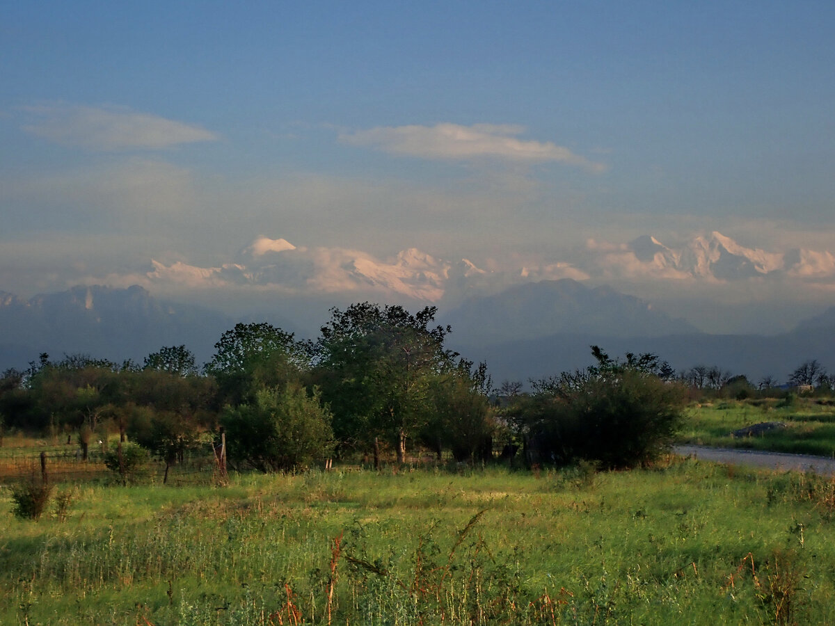 Двуглавая вершина Казбека, 5033 м