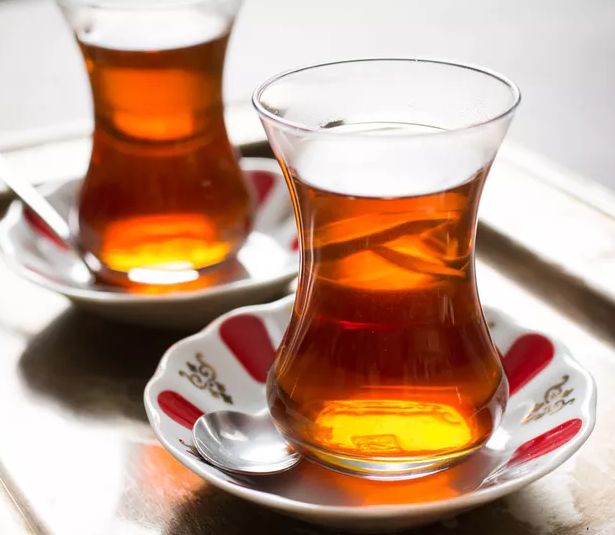 Фото: чай в турецких чашках