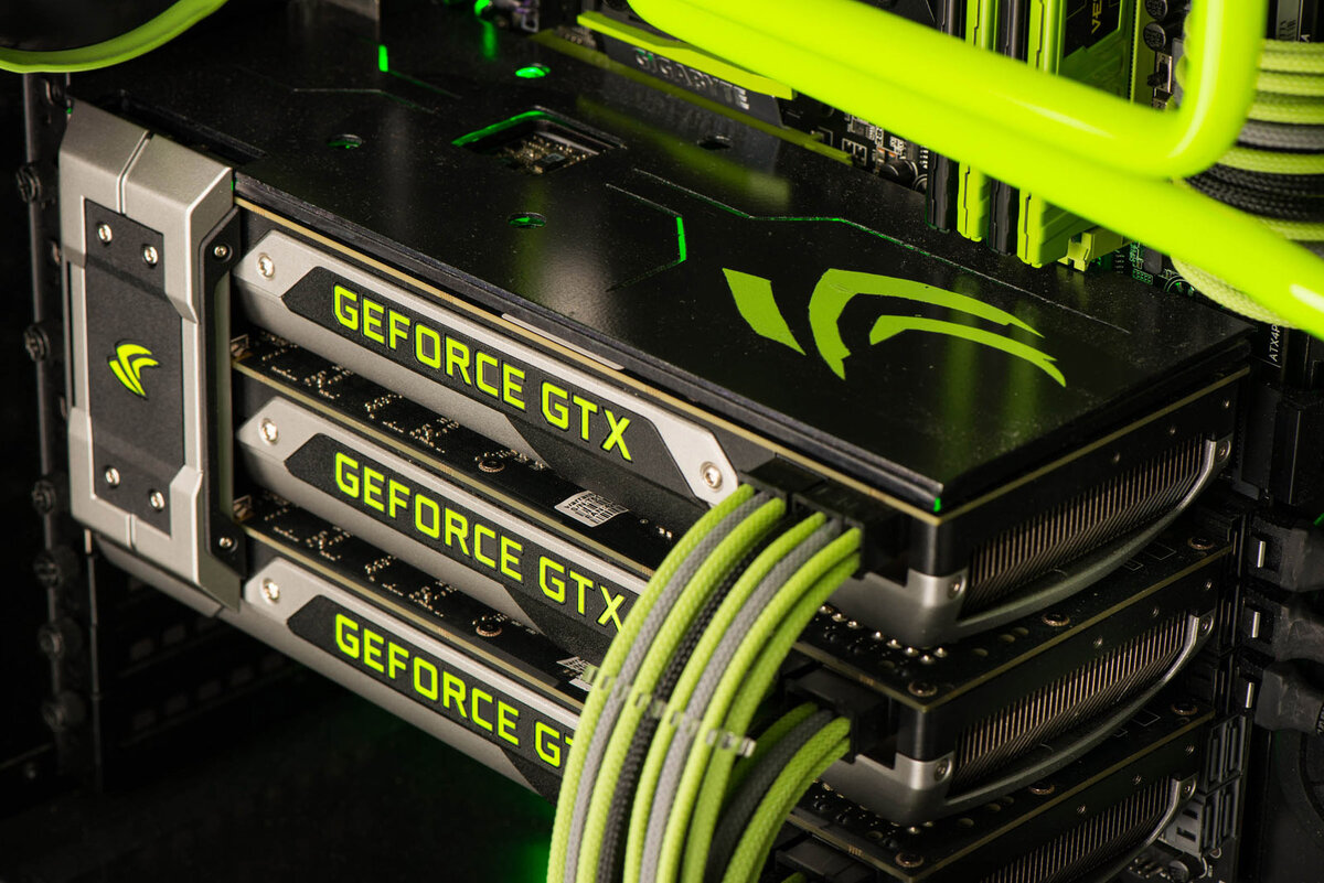 Системные блоки с видеокартой geforce. SLI 3 видеокарты. GTX 780 2 way SLI. 4 Видеокарты Titan SLI. 3-Way NVIDIA SLI