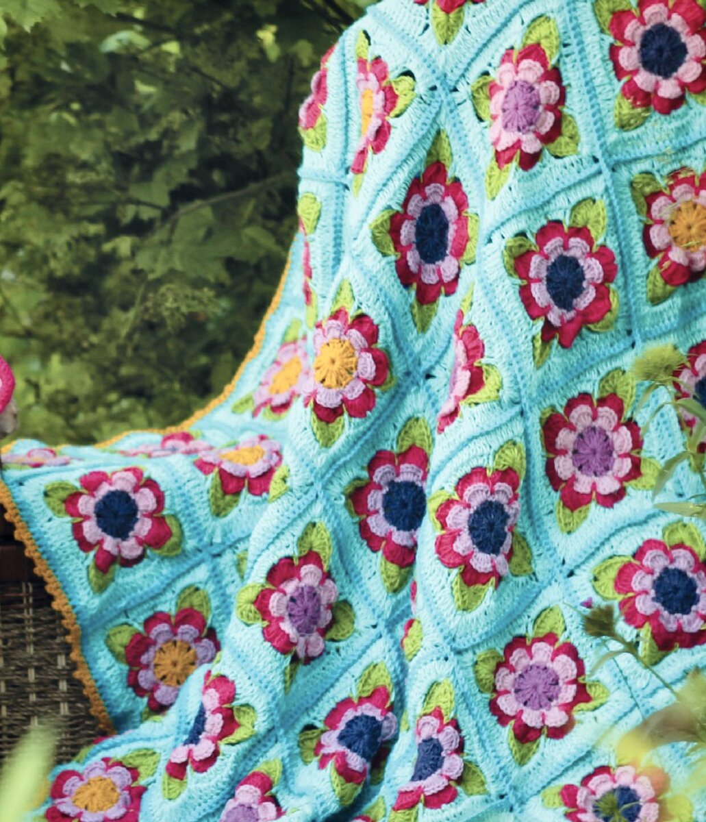 Плед из цветочных мотивов