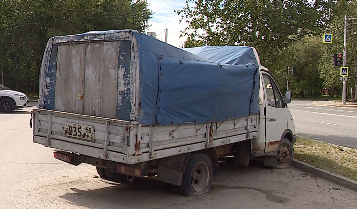 Сургут избавляется от брошенных на улицах автомобилей | ГТРК Югория | Дзен