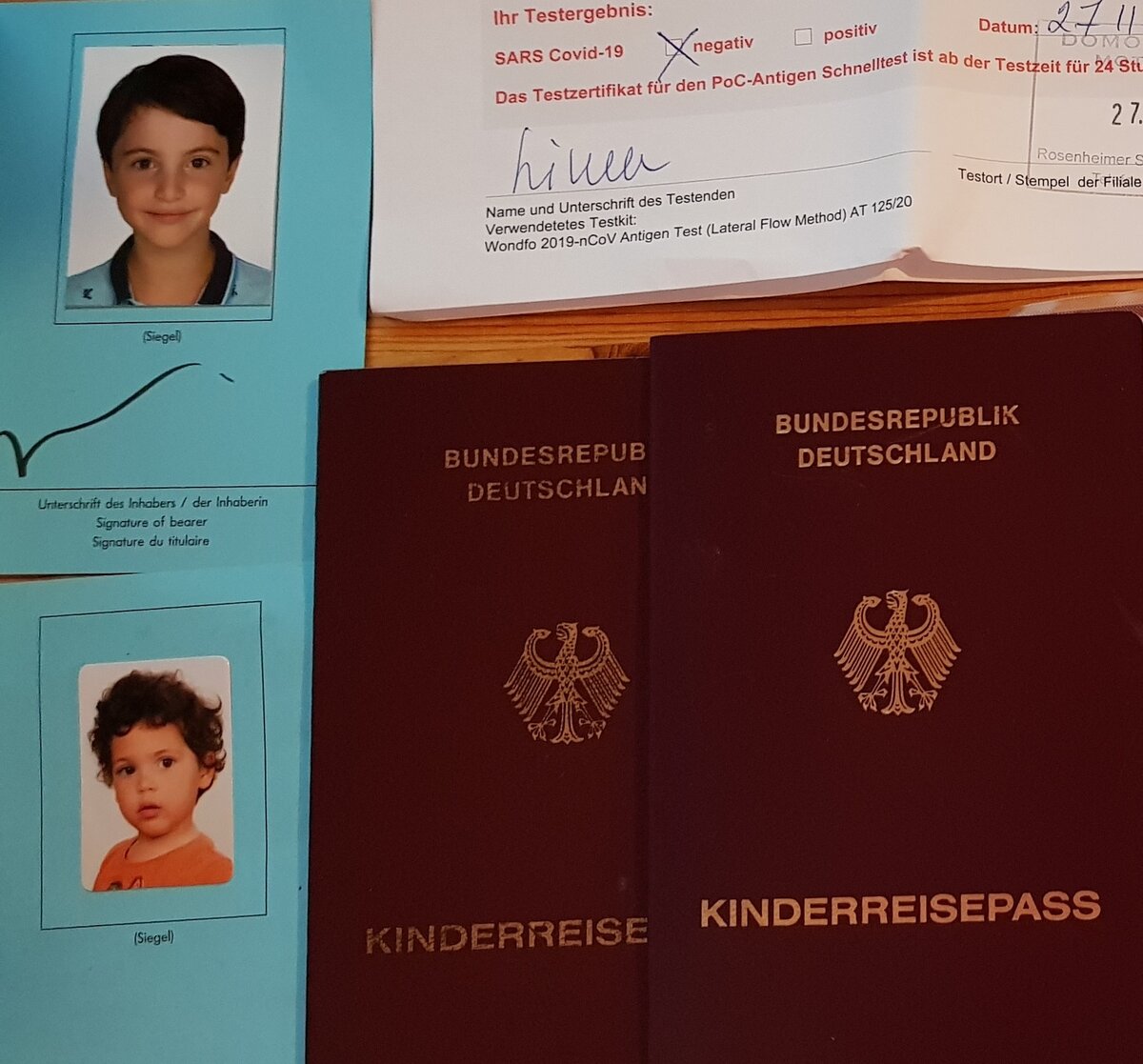 Паспорта Марино-Юрия и Александра-Фортунато, Мюнхен.