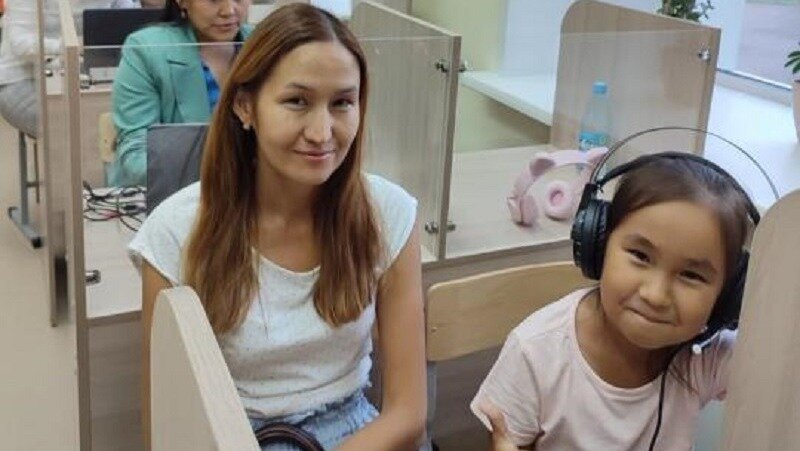     Школа родителей «Таймыр» начала обучение родителей базовым знаниям хакасского языка, сообщает мэрия Абакана.