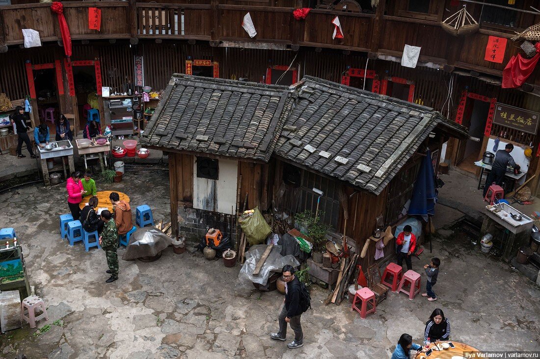 Китай перенаселение. Китай 1 из самых. Перенаселенность китая. Юандзин место в китае. Китай 1 из самых.