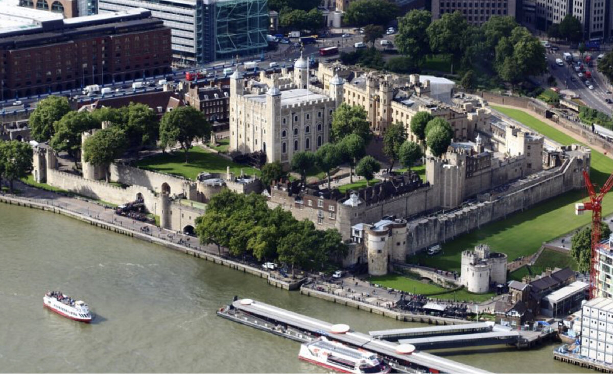 Тауэр собственной персоной.