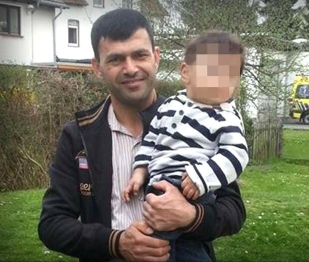 На данной фотографии изображен Алексей со своим сыном