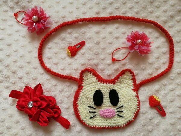 Котосумка для девочки. Ремешок - шнур "гусеничка". МК можно посмотреть на сайте или в статьях Дзена (ссылка на сайт в профиле)