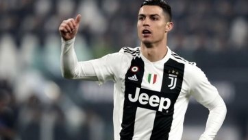 Фото: juventus.comUEFА в своем официальном Инстаграм-аккаунте объявил номинантов на звание «лучший гол сезона 18/19». В списке числятся такие игроки как: Иван Ракитич, Данило, Криштиану Роналду, Педро, Лионель Месси, Энцо Миллуот, Нани, Исмаила Сарр и Давид Фаупала.
