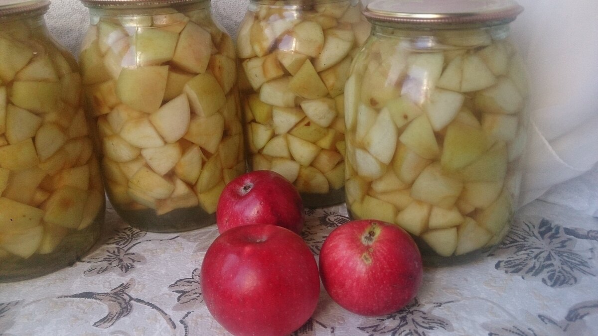Как приготовить вкусные заготовки на зиму из свежих яблок