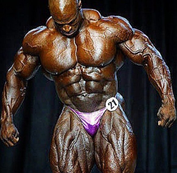 Ронни коулмэн на пике. Ронни колеман пик. Ронни колеман на пике формы. Бодибилдинг ронни колеман. Мистер олимпия колеман.