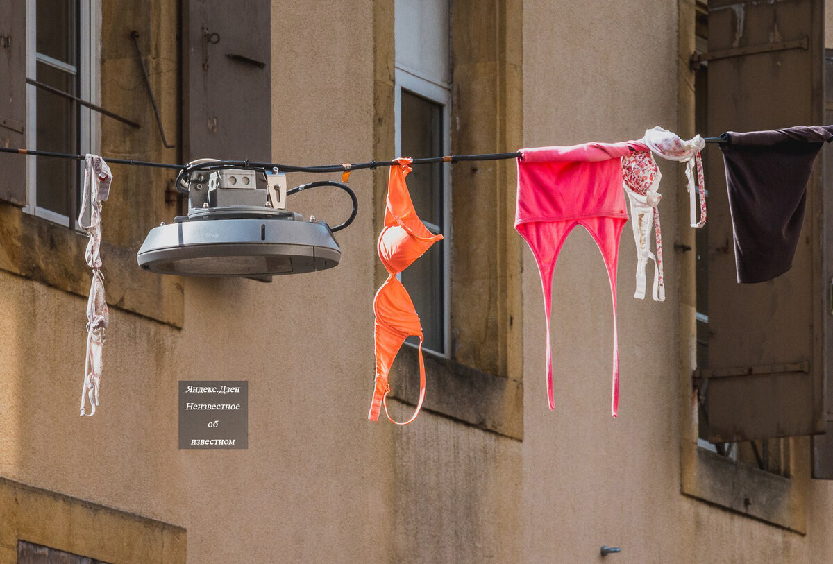 Женское белье, как украшение города в Швейцарии