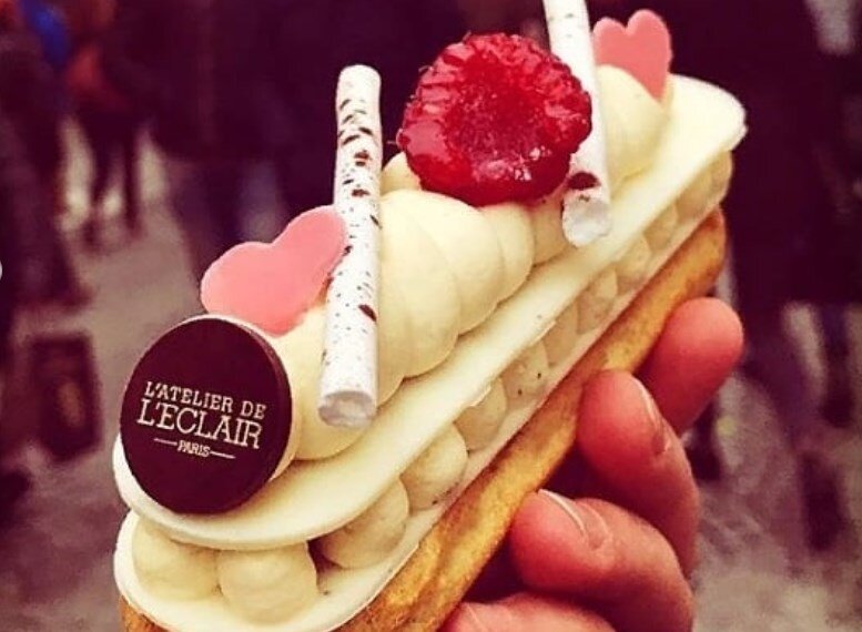 Эклер в кондитерской  L`Atelier de L`Eclair в Париже