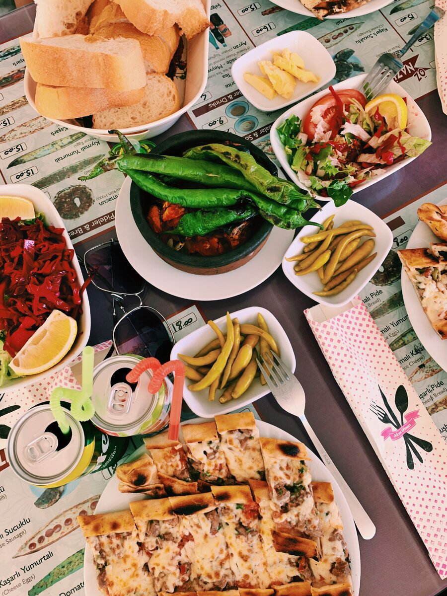 Пиде с мясом и сыром