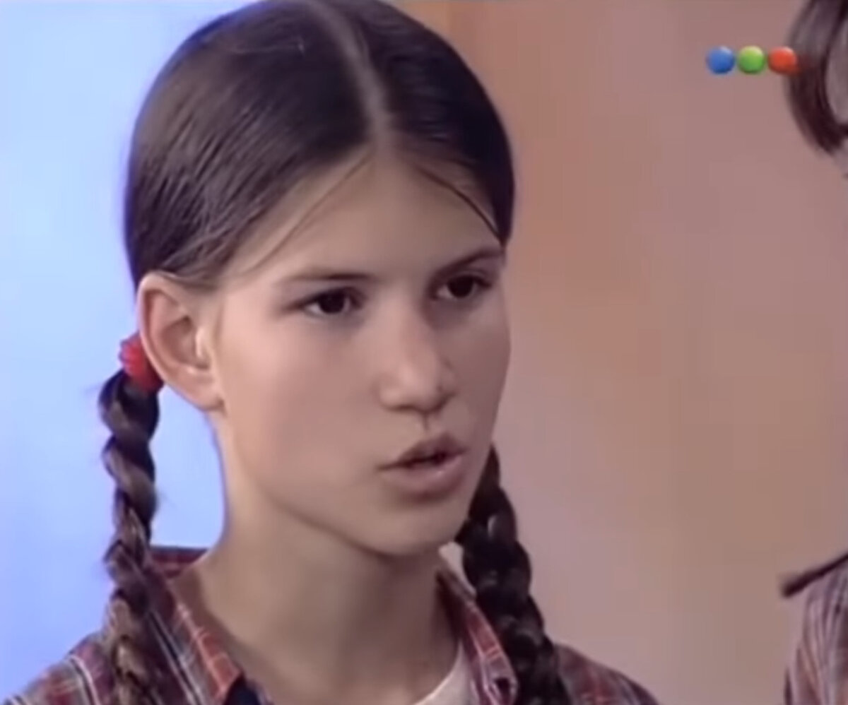 Марисса. Совсем не изменилась. Ну кроме разве что косичек как у Пеппи Длинный Чулок)