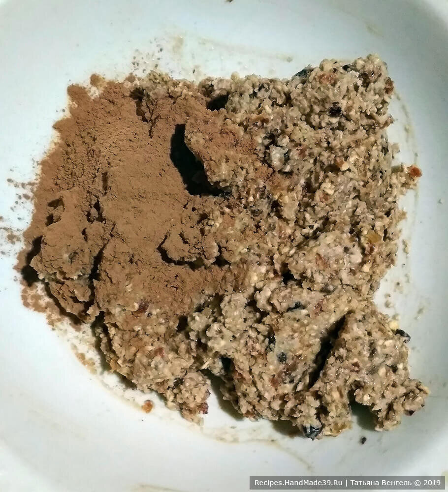 Какао-порошок делает конфеты шоколадными