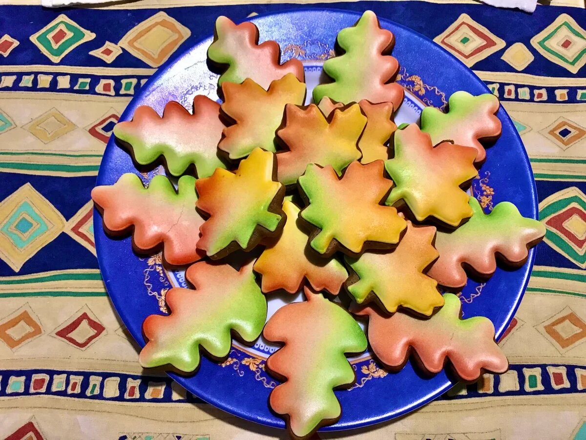 Прекрасные пряники моей подруги Ани (фото автора канала)  