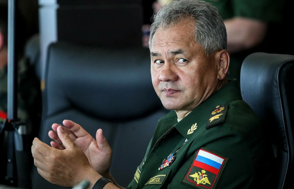 Это Сергей Шойгу если кто не знал. Он является министром обороны РФ! 