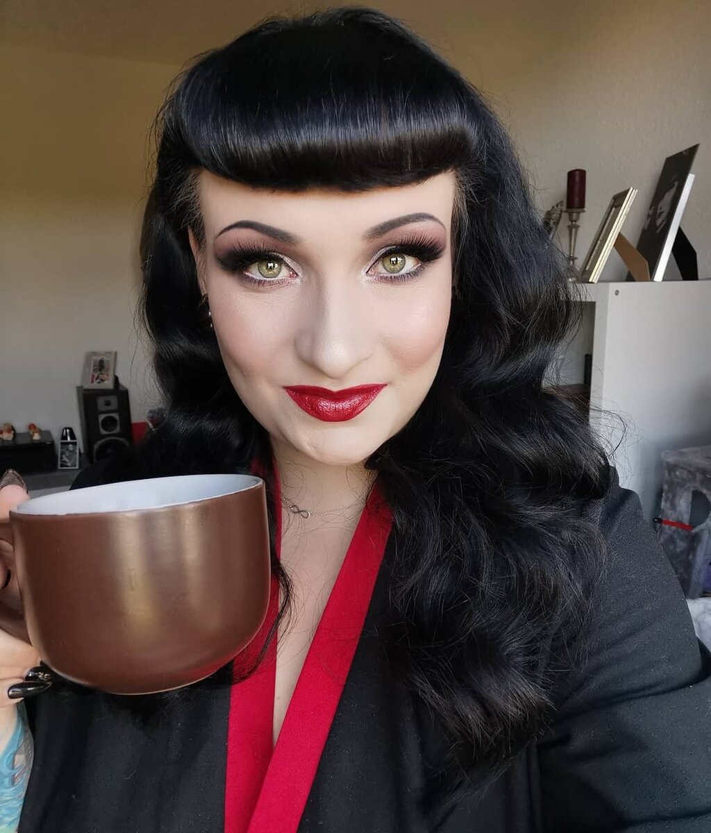 (Яндекс.картинки) Подкрученная Чёлка