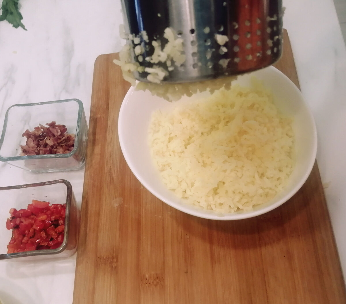 Картофельные корзиночки с сыром, беконом и яйцом!