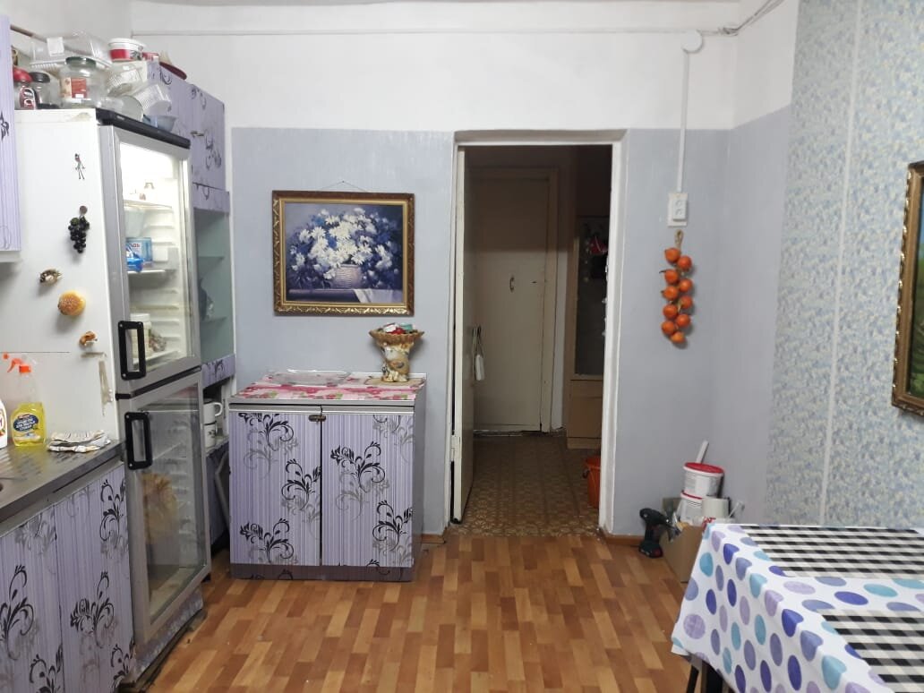 Крайне бюджетный ремонт за 2-3 т рублей очень захламленной кухни. Фото До/После.