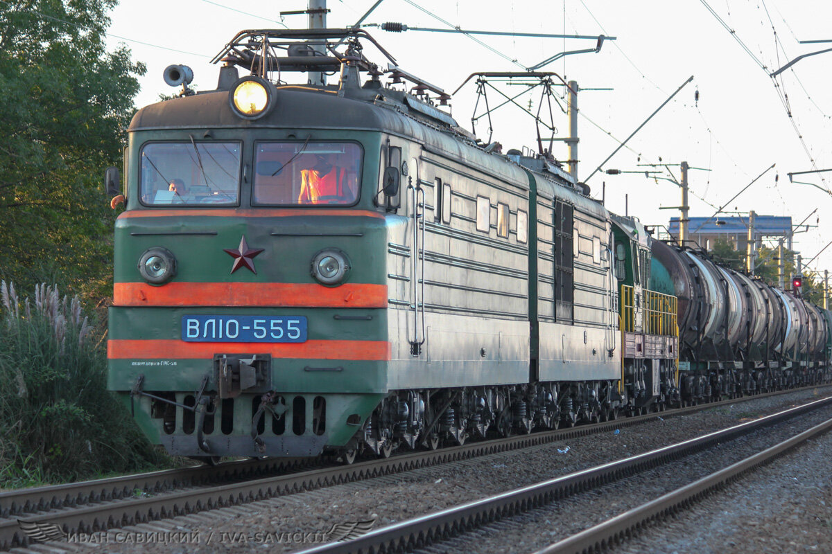 ВЛ10-основной грузовой электровоз, до прихода новых серий. Недалеко от адлера, 24/08/2011 года