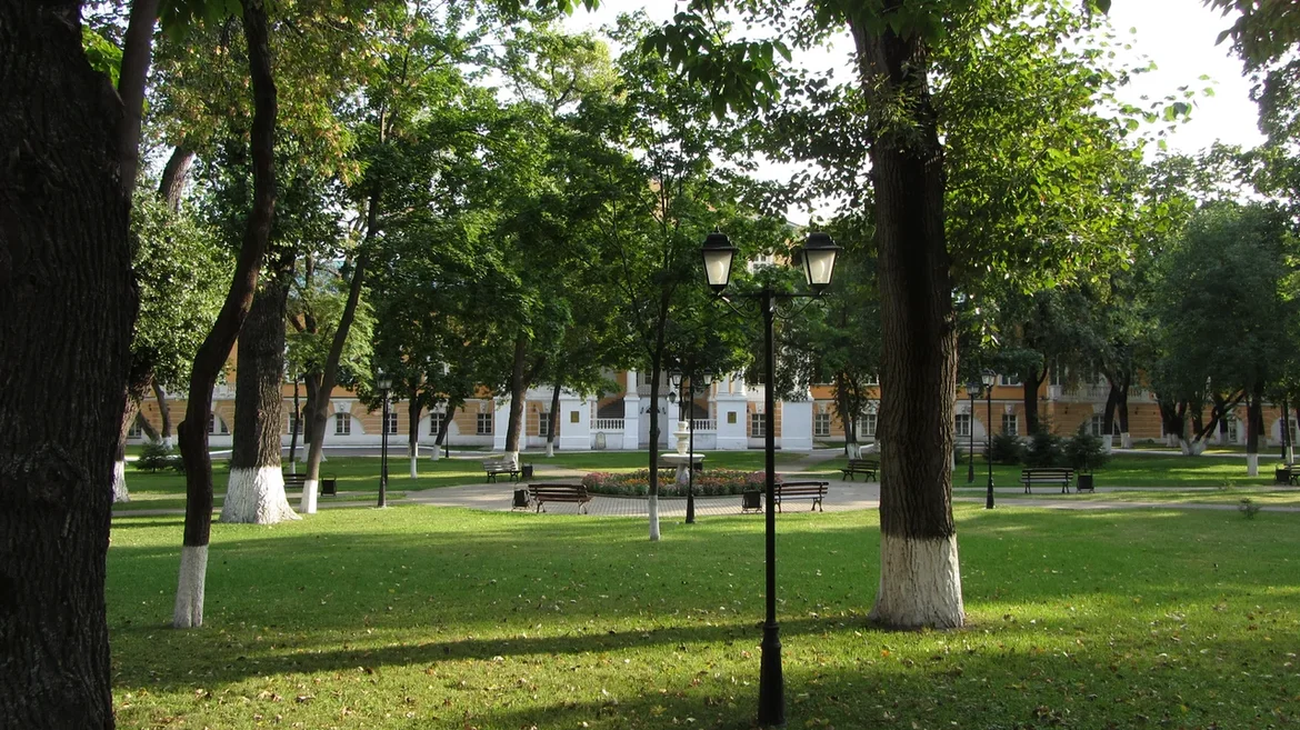 Улица Казакова тоже ждет своего часа.