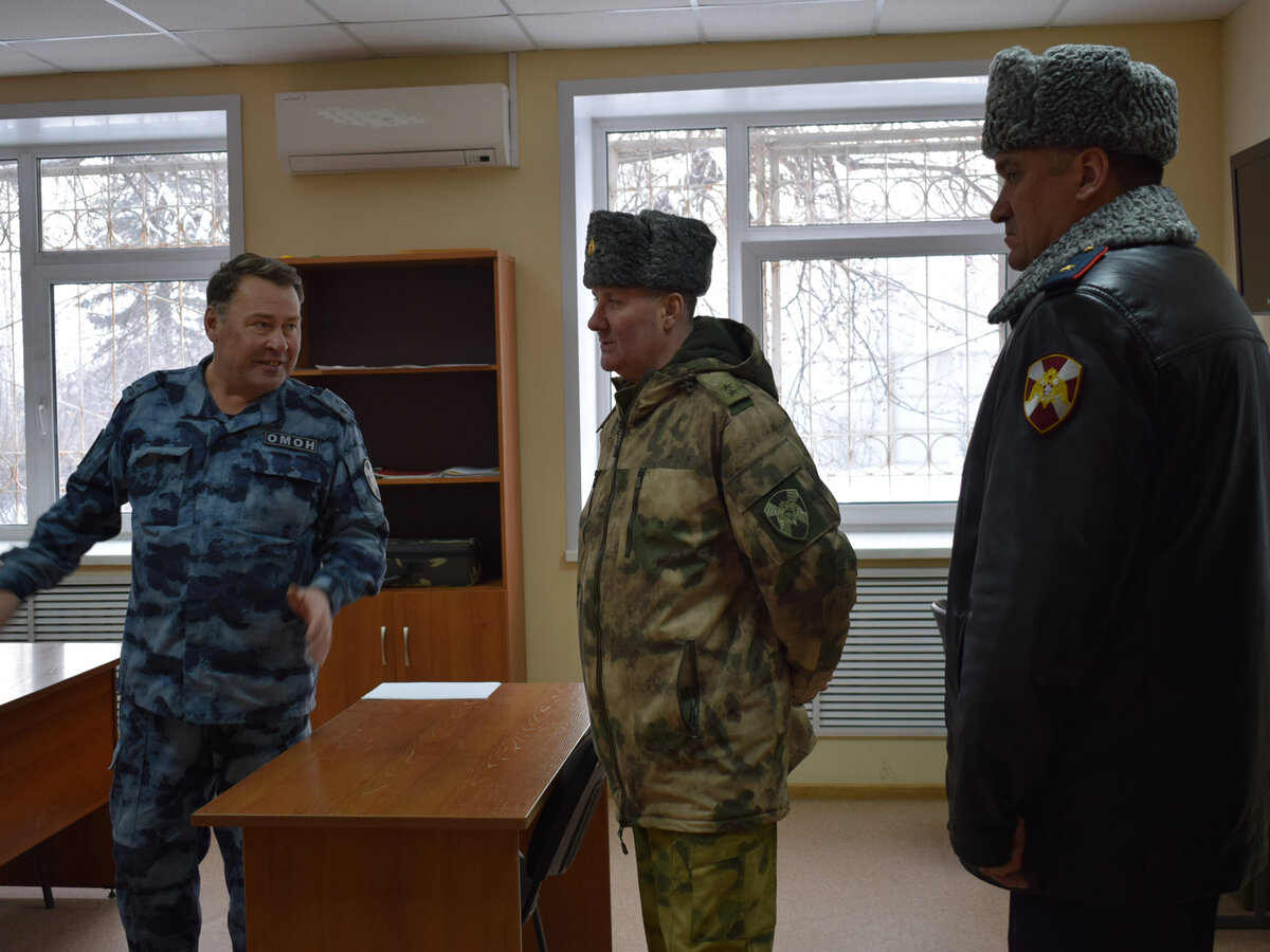 Командование округа войск национальной гвардии. Заместитель командующего Сибирским округом Росгвардии. Генерал Живаев Росгвардия. Начальник штаба Сибирского округа Росгвардии. Марков командующий Сибирским округом.