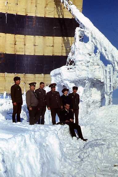 Совместное фото военнослужащих обслуживающих ТРРЛ