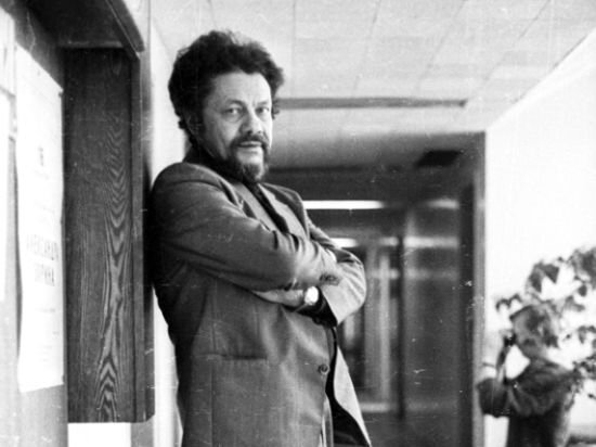 Поэт Александр Аронов