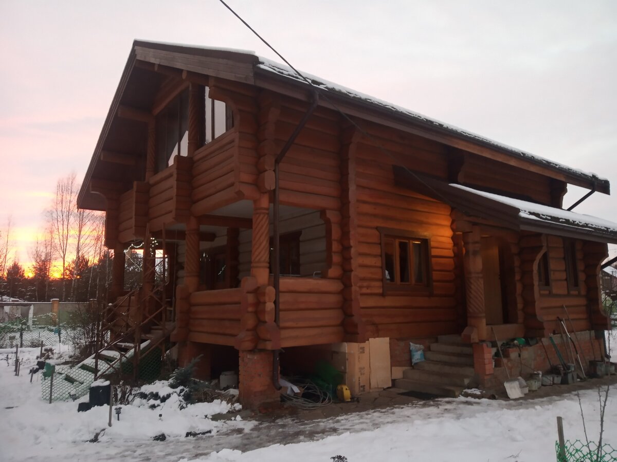 Дом на цоколе 110 см.